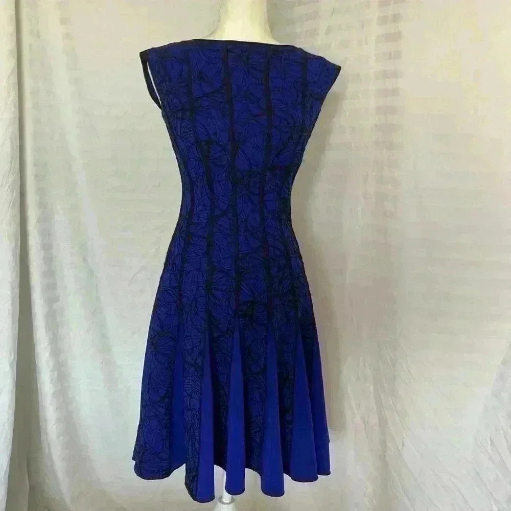 Tadashi Shoji embroidered cap sleeve dress size small NWOT